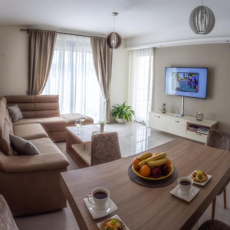 Ralux Apartman Тиват Екстериор снимка