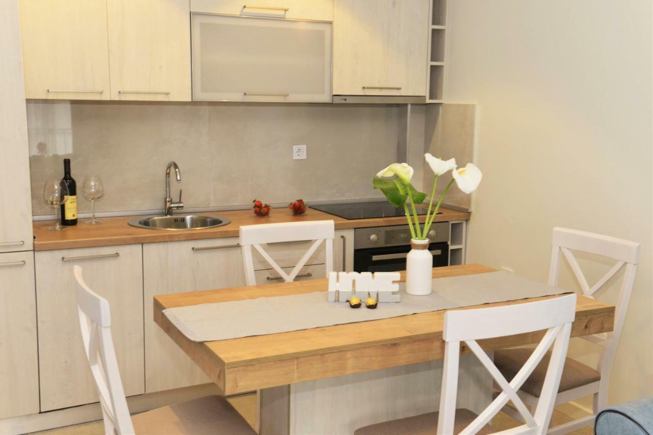 Ralux Apartman Тиват Екстериор снимка