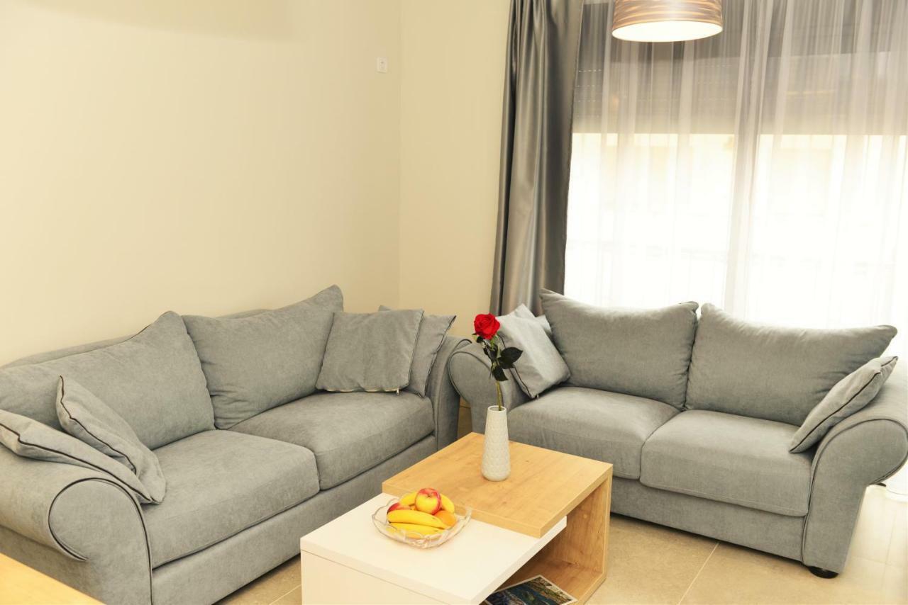 Ralux Apartman Тиват Екстериор снимка