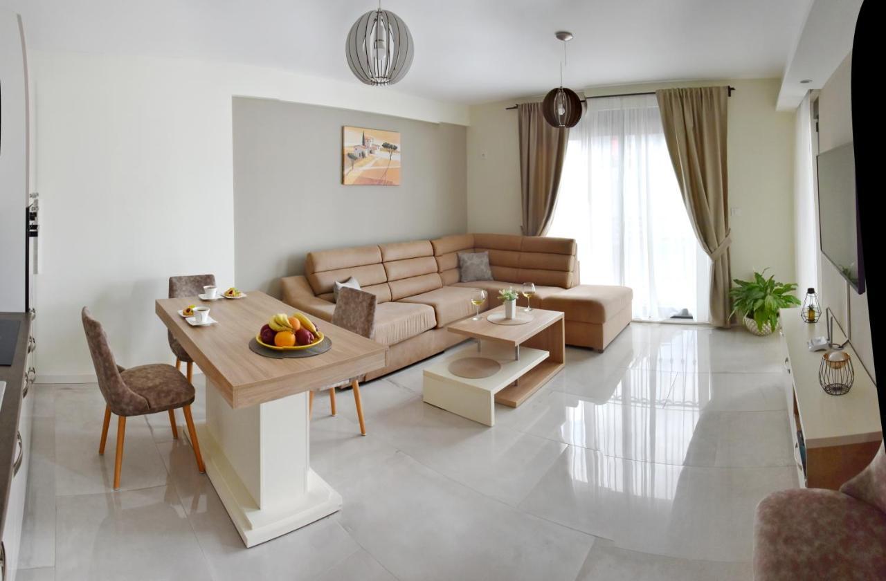 Ralux Apartman Тиват Екстериор снимка